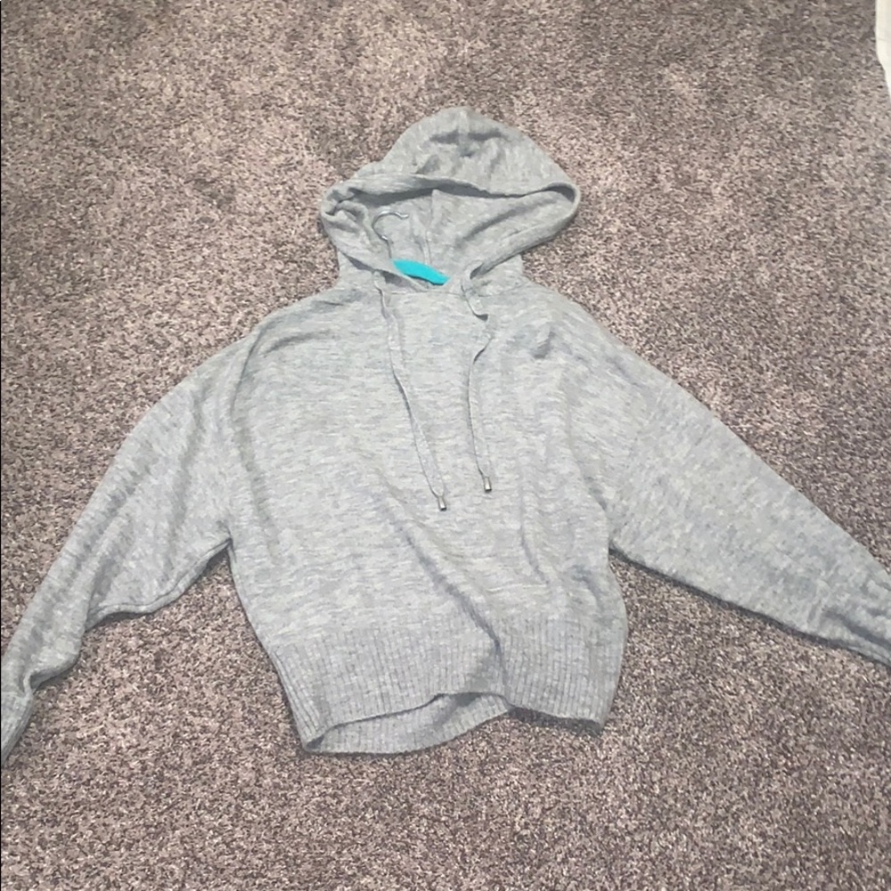 Long sleeve grey sweater